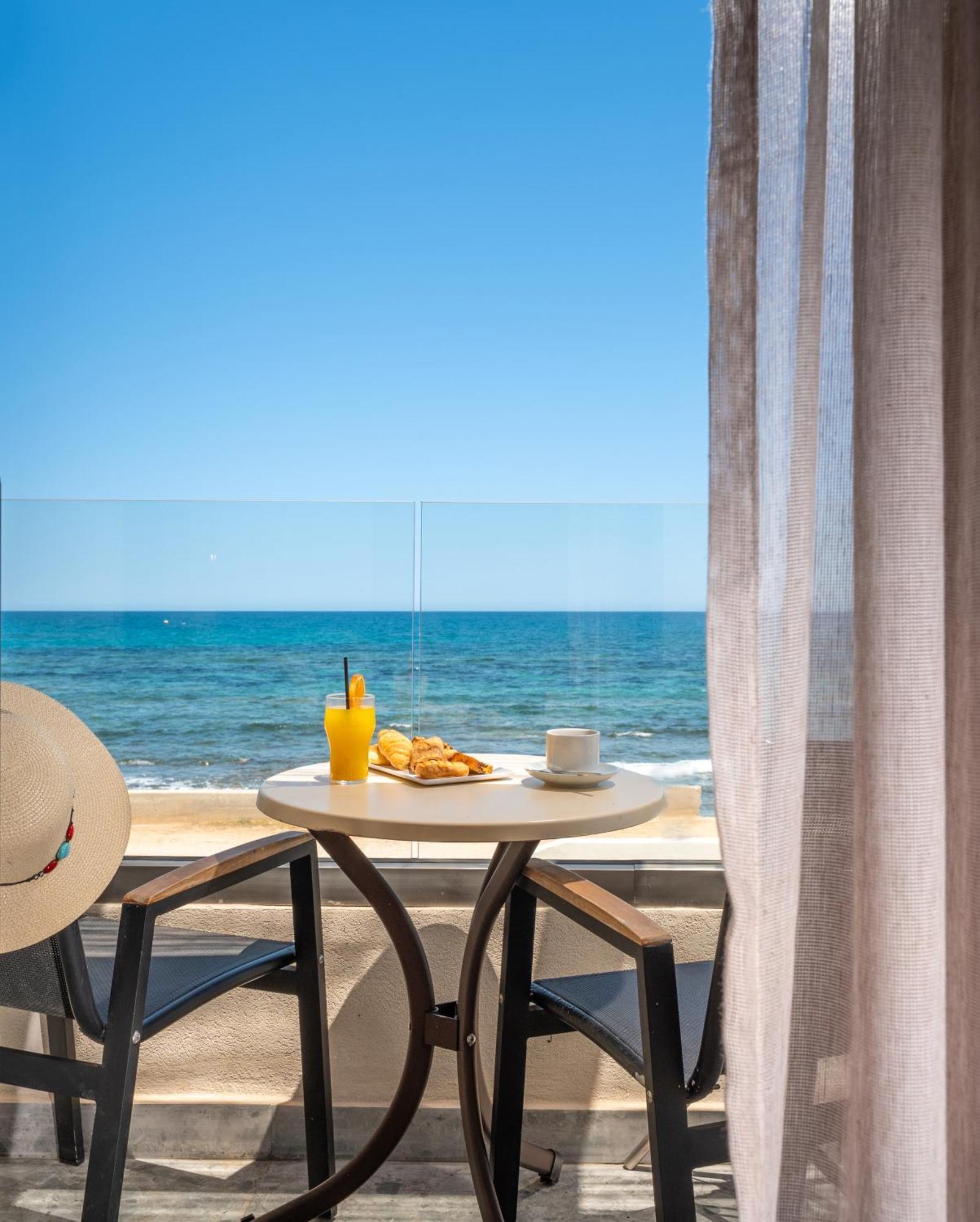 Bungalow Beach Front